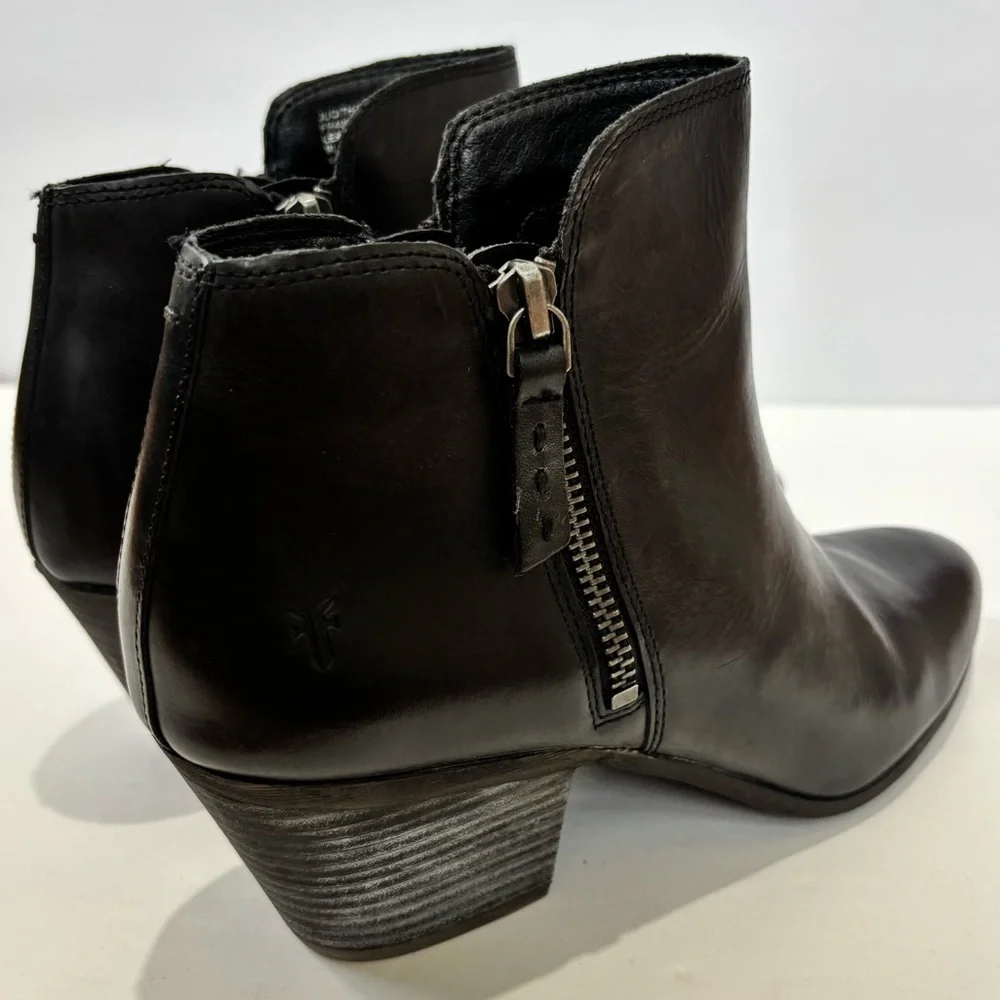 FRYE Judith Black Leather Double Zip Block Heel Pointed Toe Western Cowgirl Boot